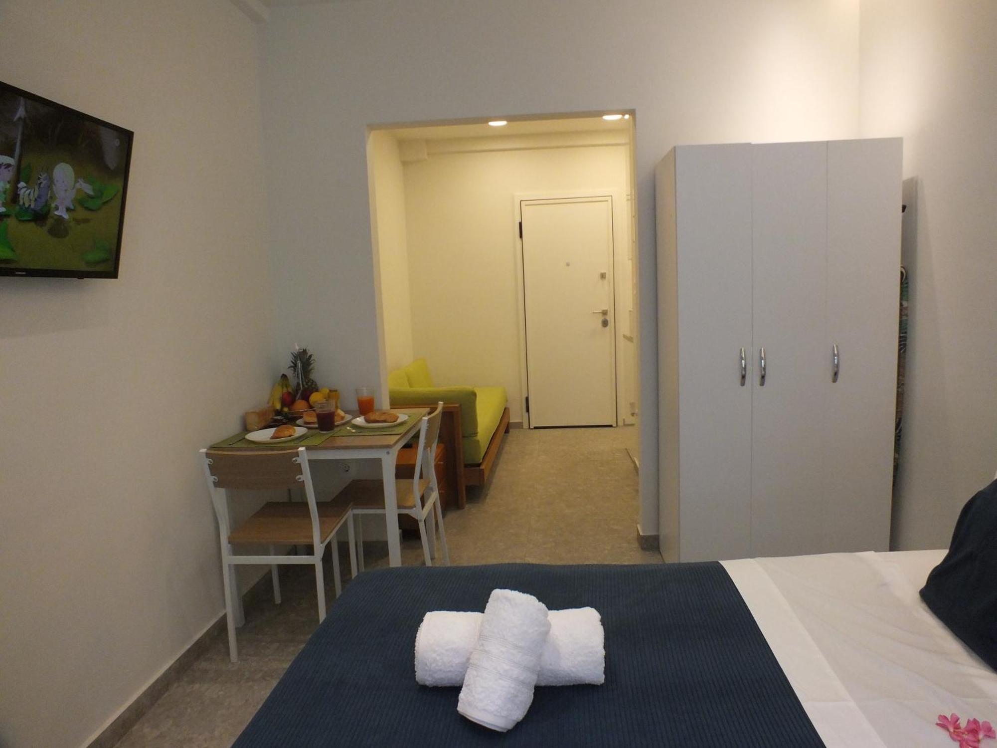 Cozy Apartment At Panormou Metro, Athens City Center Eksteriør billede